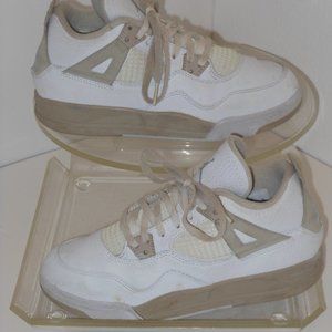 AIR JORDAN WHITE LACE UP SNEAKERS SIZE 3Y